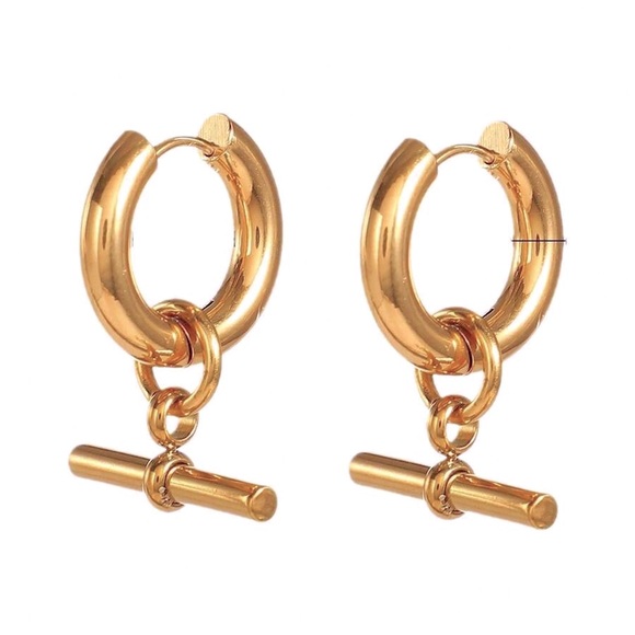 Bundle Only💫18K GP Toggle Bar Bold Accent Charm Gold Huggies 2pc Hoop Earrings - Picture 2 of 2